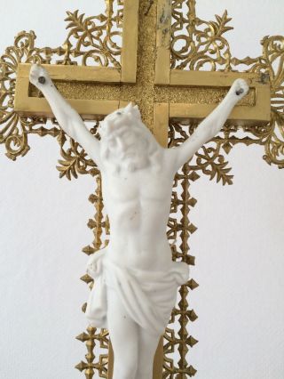 Hübsches Kruzifix Goldfarben Jesus Kreuz Religion Stehkreuz Holz Inri Antik Bild