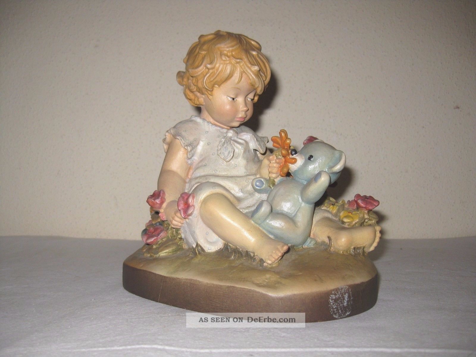 Nachlass,  Dolfi Figur,  Mädchen Mit Teddybär Und Blumen Von Lisi Martin,  19 Cm Gr. Holzarbeiten Bild