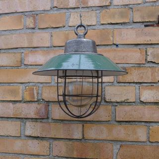 1/2 Alte Emaille Lampe.  Industrielampe.  Fabriklampe.  Vintage Industrial Lamp.  Loft Bild