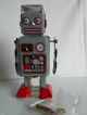 Blechspielzeug Roboter Antikspielzeug Nostalgie Made In China Walking Robot Gefertigt nach 1970 Bild 3