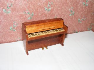 Altes Piano - Klavier - 60/70er Jahre - Lundby - Lisa - Puppenhaus - Puppenstube - 1:18 Bild