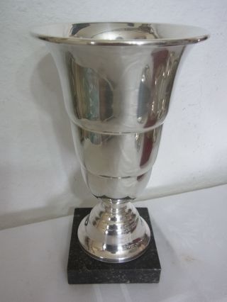 Versilberter Pokal Von Reneka,  Vase,  Frankreich Bild