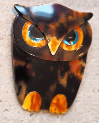 Lea Stein Brosche.  Buba The Owl.  Eule. Bild