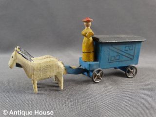 Erzgebirge Seiffen Altes Miniaturfuhrwerk Gespann Zirkuswagen Frau Bild