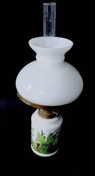 Alte Petroleum - Lampe Keramik Bild