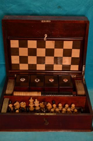 Alte Holztruhe Spielschatulle Spielekasten Schach/dame Um 1930 Bild