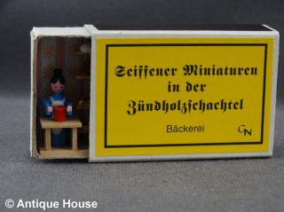 Erzgebirge Volkskunst Seiffener Miniaturen In Der Zündholzschachtel Bäckerei Bild