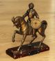 Alte Metallguss Bronze Figur - Kreuz Ritter Auf Pferd Def. ,  Holzsockel - 2,  8 Kg Metallobjekte Bild 3