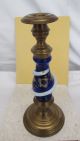 Um 1840 Kerzenhalter Mit Umlegtem Blauglas,  Handbemalt - Messingkörper Glas & Kristall Bild 1