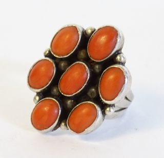 Alter Wunderschöner Ring Mit Koralleneinfassung Koralle 7 Steine Rot Orange 18mm Bild