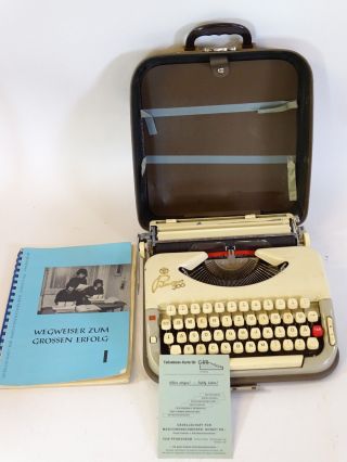 Antike Schreibmaschine Princess 300 Inkl Koffer Und Schreibübungen - Heft Bild